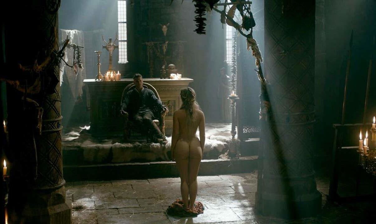 Alicia Agneson Nude Butt Tits in Vikings ScandalPlanetCom çevrimiçi