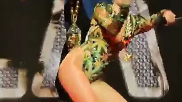 Miley Cyrus - Ass Bangerz Tour