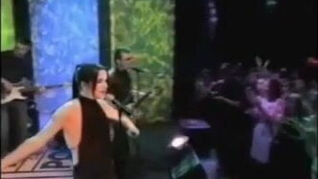 Celebs Andrea Corrs Tiny Side Tits