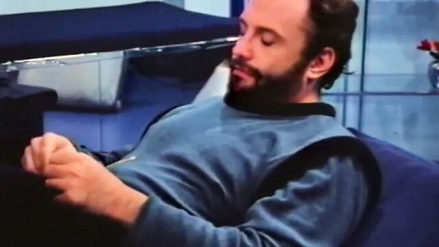 Vintage pornstar Lysa Thatcher gives blowjob in foursome