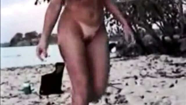 Jamaica beach - blonde tourist has a super fuck