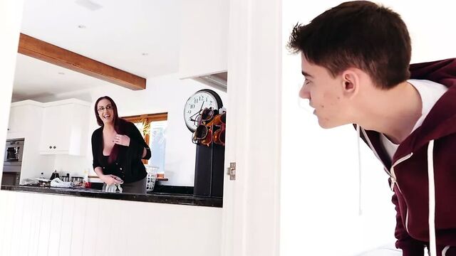 Brazzers - Mommy Got Boobs - Emma Butt Jordi El Nino Polla -