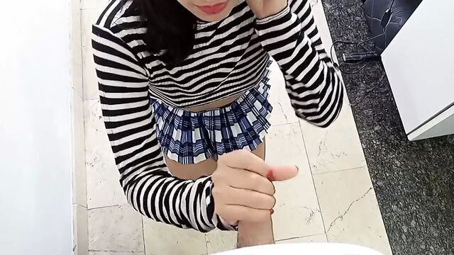 Fucking a beautiful Latin girl in rich hot sex, she loves to feel the hot cock inside her vagina.