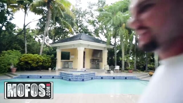 Dont Break Me - Kitty Carrera - Cheerful Fucking - MOFOS