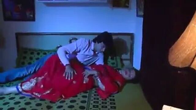 B-grade babe on her wedding night presses her own boobies