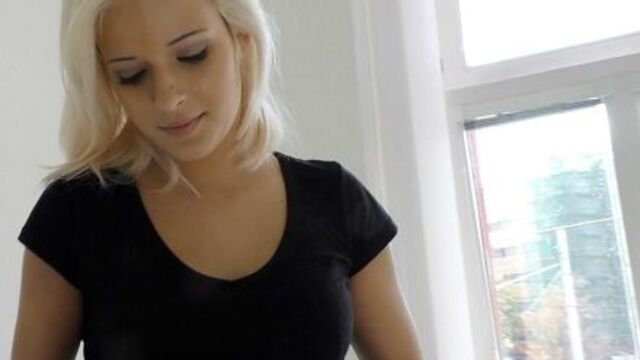 HUNT4K. Hunter gives cash for wedding to chick who satisfied