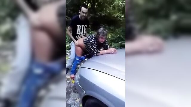 Nedko ebe stara babichka