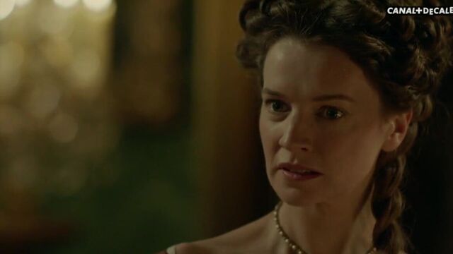 Anna Brewster - Versailles s02e07 (2017)