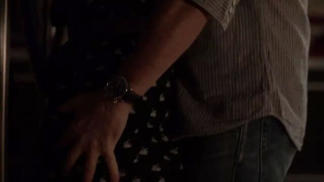 Valerie Karsenti se fait tripoter !!!!