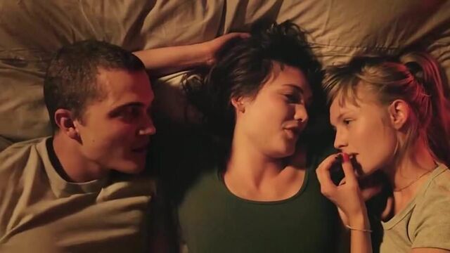 Klara Kristin dans Love