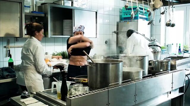 Christine Neubauer stript - dicke Titten