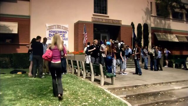 Kaley Cuoco Tits, Ass !!!