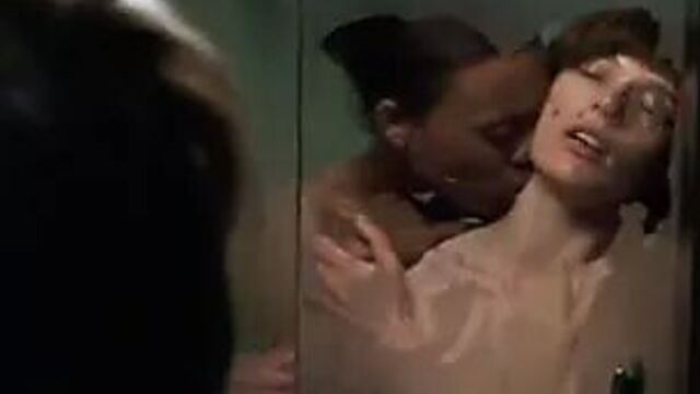 Milla Jovovich & Sarah Strange & Aisha Tyler