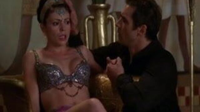 Alyssa Milano - Charmed season 5 e03-23
