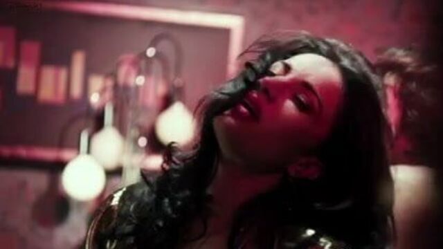 America Olivo - Maniac