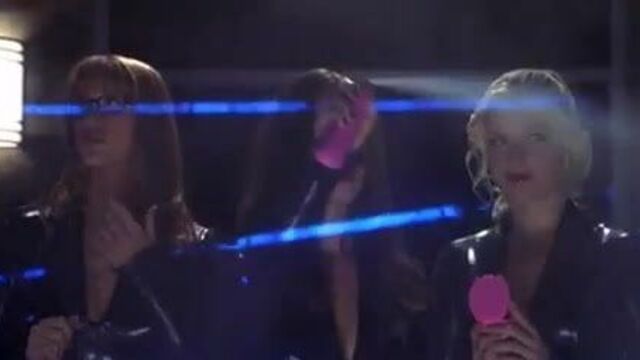 Shannon elizabeth in black spandex