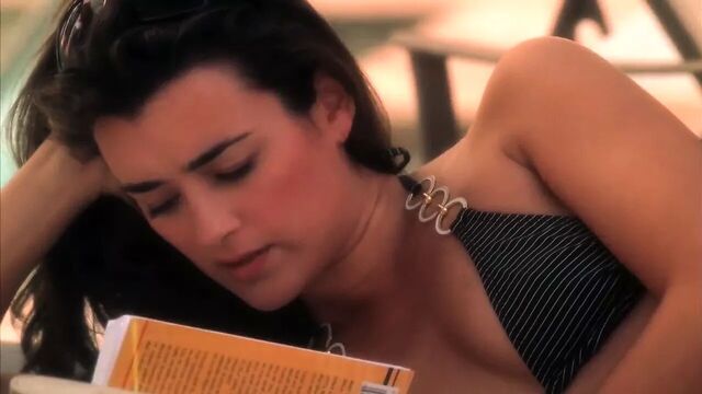 Cote de Pablo Sexy