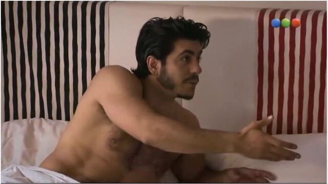 Marco Antonio Capponi - culo en 'La Leona'