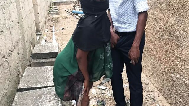 Met and Fucked A Stranger in an unfinished building