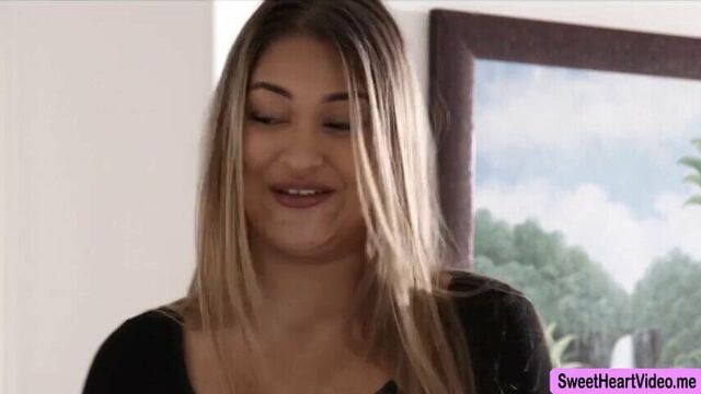 Gizelle and Madi help each other orgasm