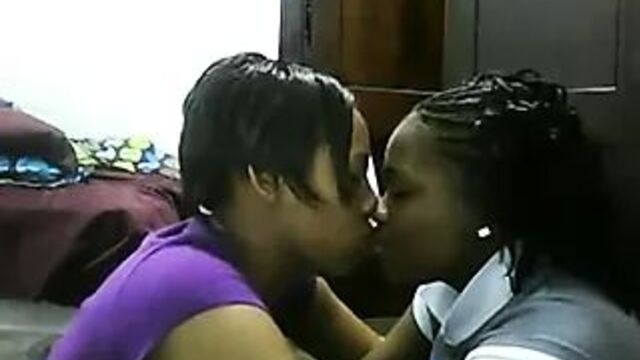 Kissing girls 53
