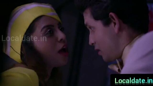 Honeymoon bus me Nayi Dulhan ko Choda