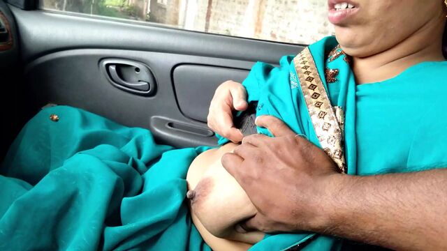 Desi indian aunty ne blowjob diya stranger ko car me on highway