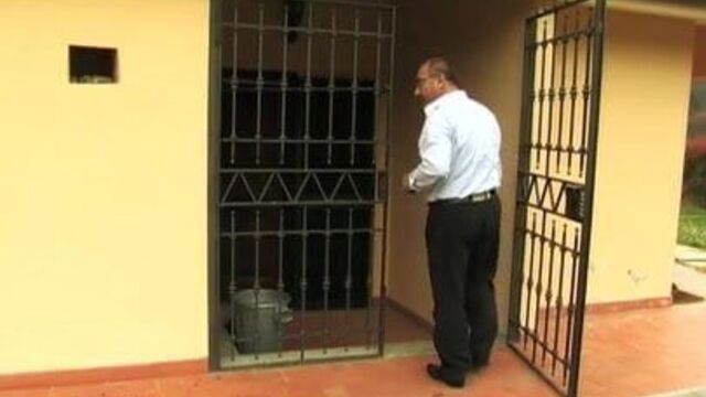 Scene #2 RITTRATTO DI FAMIGLIA IN UN INTERNO (Angela Gritti)