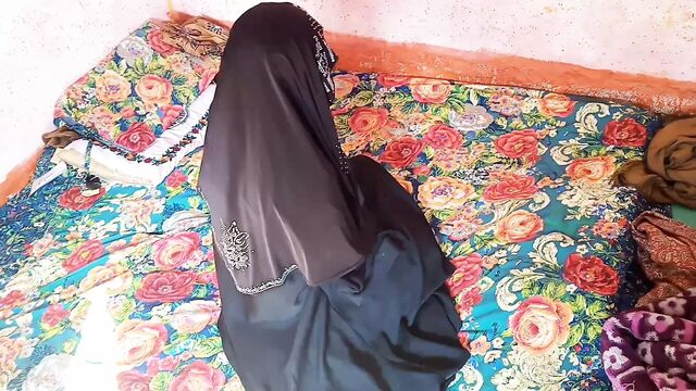 Hard fucker man sex with Pakistani ebony girl pussy and anal