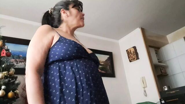 Stepson asks stepmom to see her pussy and tits to give himself a handjob