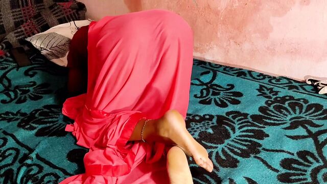 Fucking My Kamwali Maid Sapna Aunty Jab Ghar wale Bahar Gye Desi Sex video