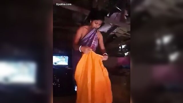 Desi bhabi dress change
