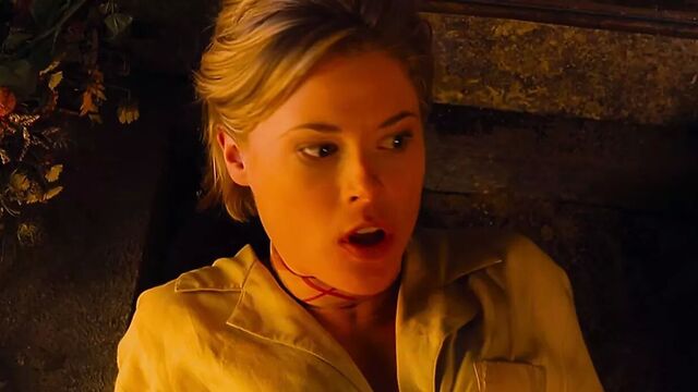 Julie Bowen - An American Werewolf in Paris