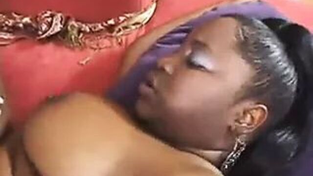 Mz Booty - Phat Ass Poppin