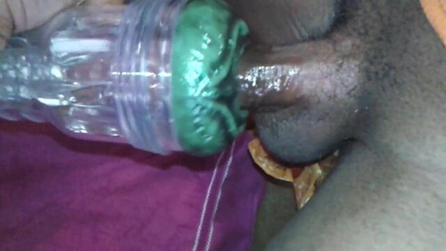 Masturbating with my Alien Queen fleshlight