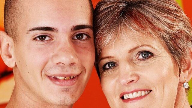 Mature mom Lannie rides a young dick