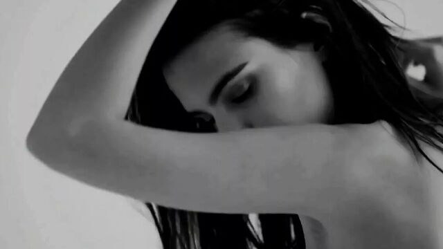 Emily Ratajkowski - Nude Shoot BTS