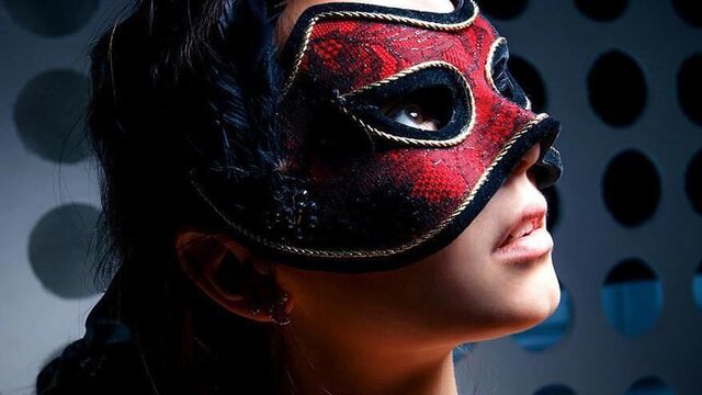 Teenie Karina Baru is ready for a fetish party